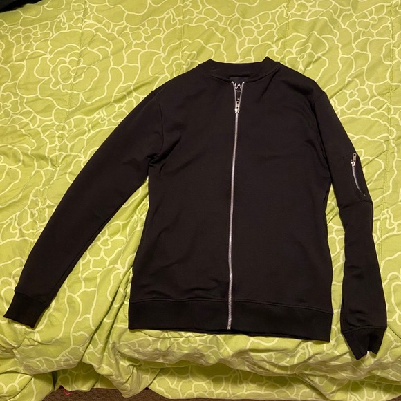 Black zip up jacket - Picture 1 of 1